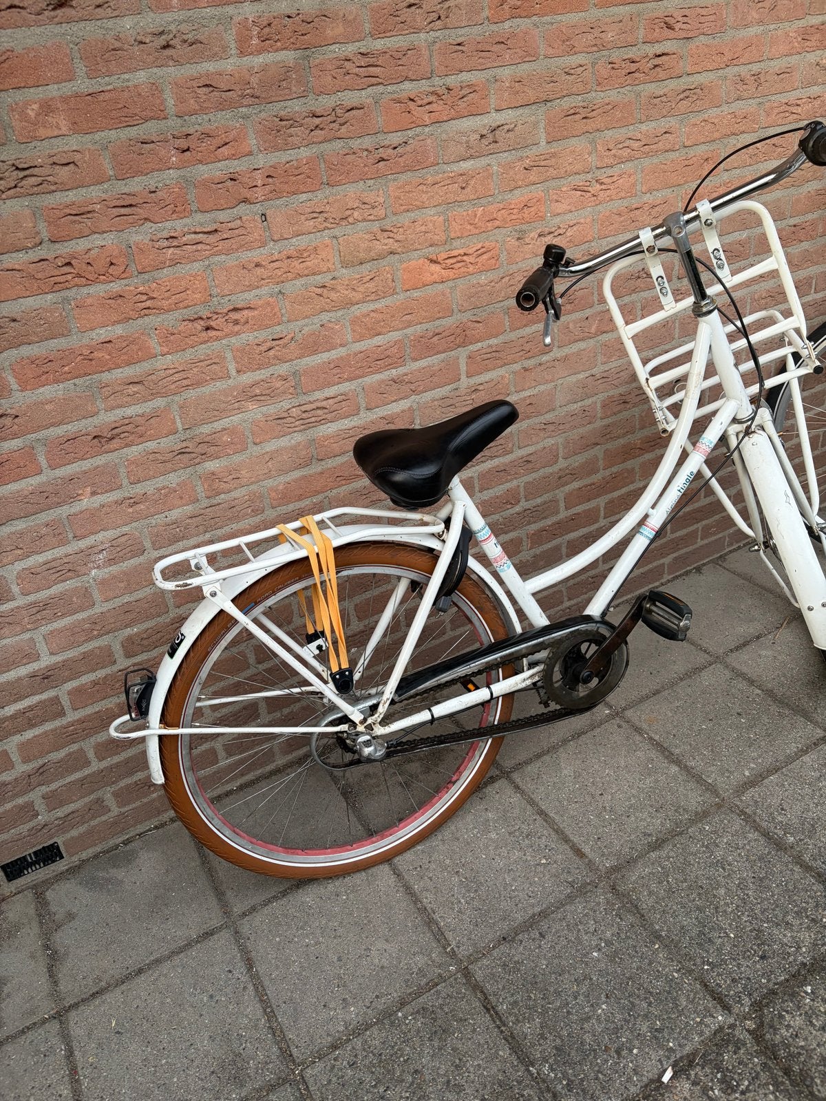 Witte damesfiets met voordrager, Overige merken, Terugtraprem, Gebruikt, Ophalen of Verzenden