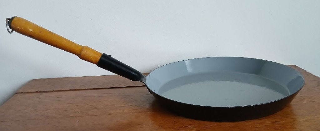 Pannekoekepan doorsnee 30cm en 4cm hoog., Ophalen of Verzenden, Gebruikt, Emaille, Pannenkoekenpan