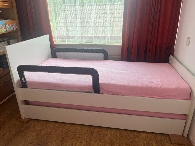 stevig wit bed met onderschuifbed., Ophalen, Eenpersoons, Modern, Hout
