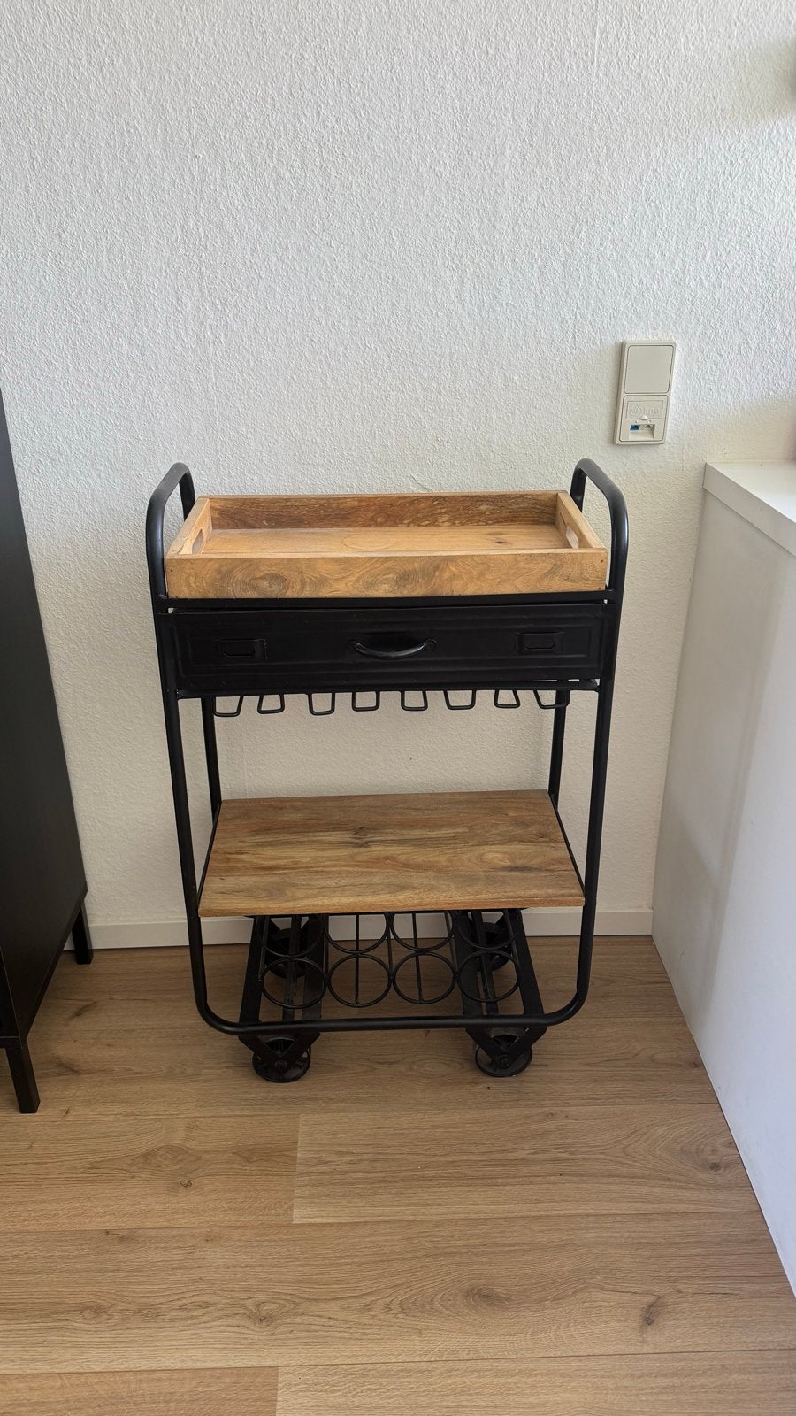 Industriële drankenkastje / trolley, Ophalen, Gebruikt, 5 tot 15 flessen, 75 – 100