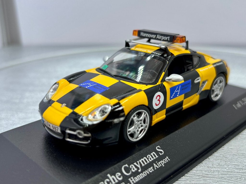 1:43  Porsche cayman S Hannover AirPort, Ophalen of Verzenden, Zo goed als nieuw, Auto, MiniChamps