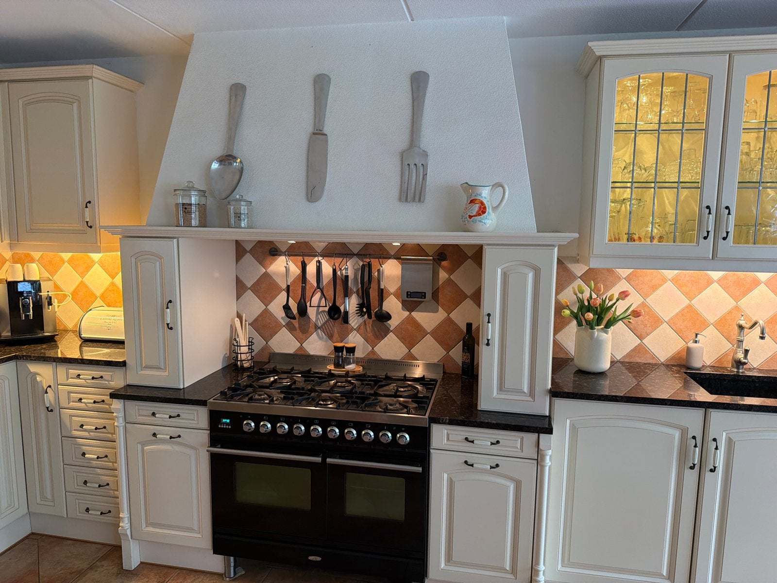 Luxe 6 meter hoekkeuken met Boretti, Miele vaatw, AEG koelk, Huis en Inrichting, Keuken | Complete keukens, Ophalen, Gebruikt