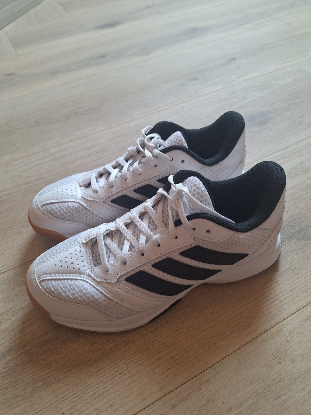 Adidas sportschoenen - Maat 40 2/3 - Zo goed als nieuw, Adidas, Ophalen of Verzenden, Zo goed als nieuw, Wit