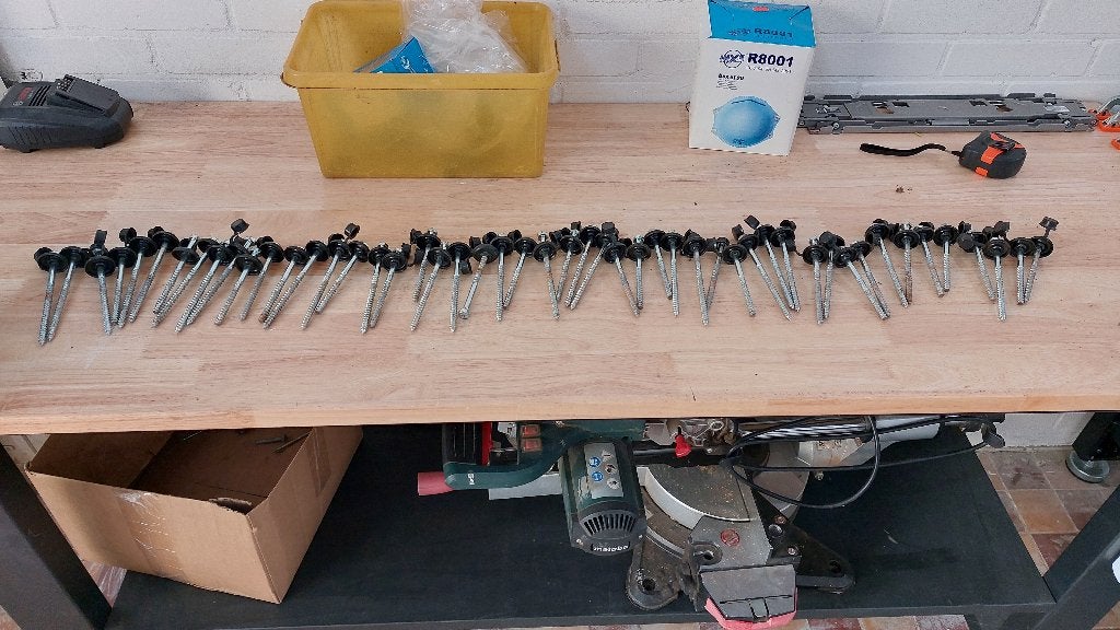 Bouten voor dakplaten, Doe-het-zelf en Verbouw, Dakpannen en Dakbedekking, Gebruikt, 15 m² of meer, Metaal, Grijs