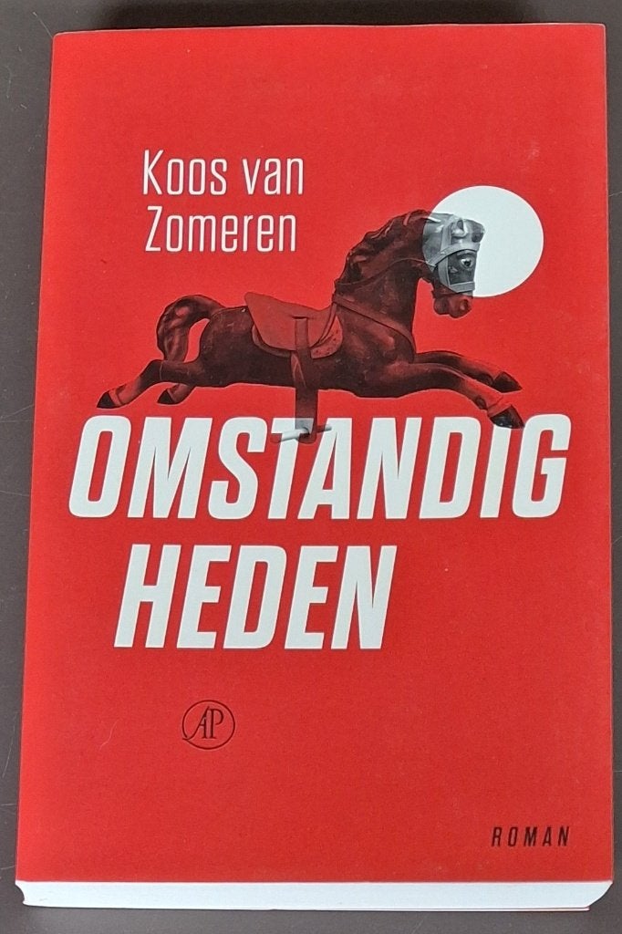 Omstandigheden - Koos van Zoomeren, Ophalen of Verzenden, Gelezen, Koos van Zoomeren