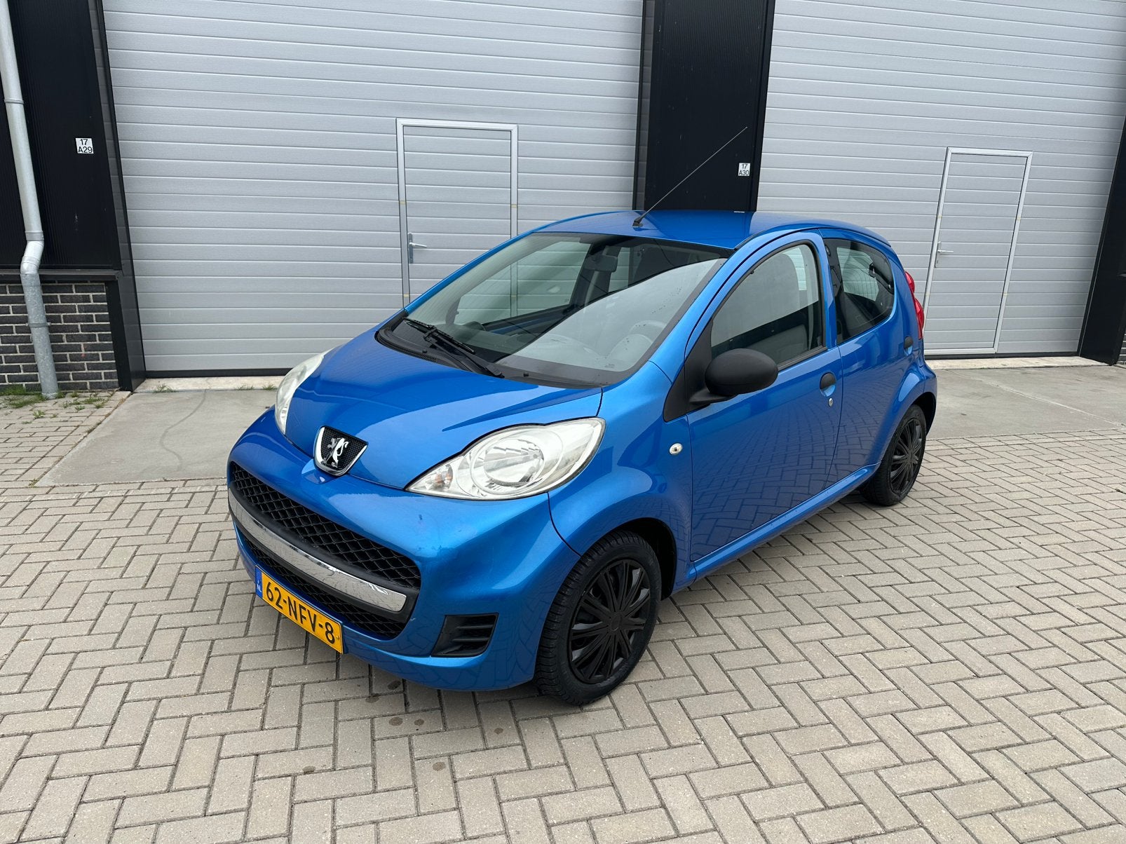 Peugeot 107 | 5DRS | NAP | Nw APK + Grote beurt, Auto's, Voorwielaandrijving, 68 pk, Origineel Nederlands, Bedrijf