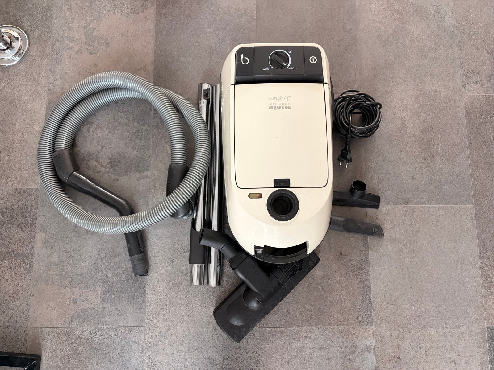 Miele Electronic S251i Air Clean stofzuiger met accessoires, Stofzak, Inclusief accessoires, Gebruikt, Ophalen of Verzenden