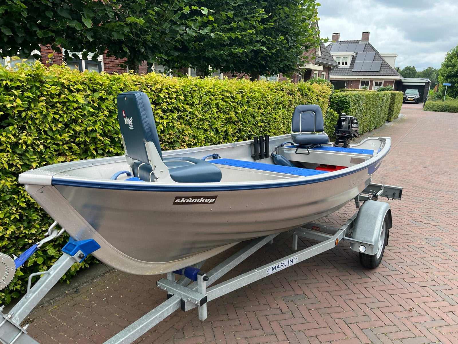 Linder 410 met Mercury 4pk en trailer, aluminium boot, Ophalen, Zo goed als nieuw, Complete set