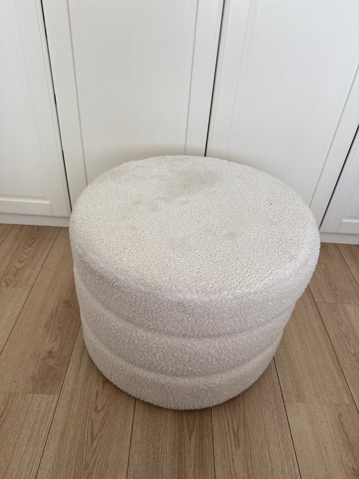 Witte teddy poef met opbergruimte, Huis en Inrichting, Ophalen, Rond, Zo goed als nieuw, Stof