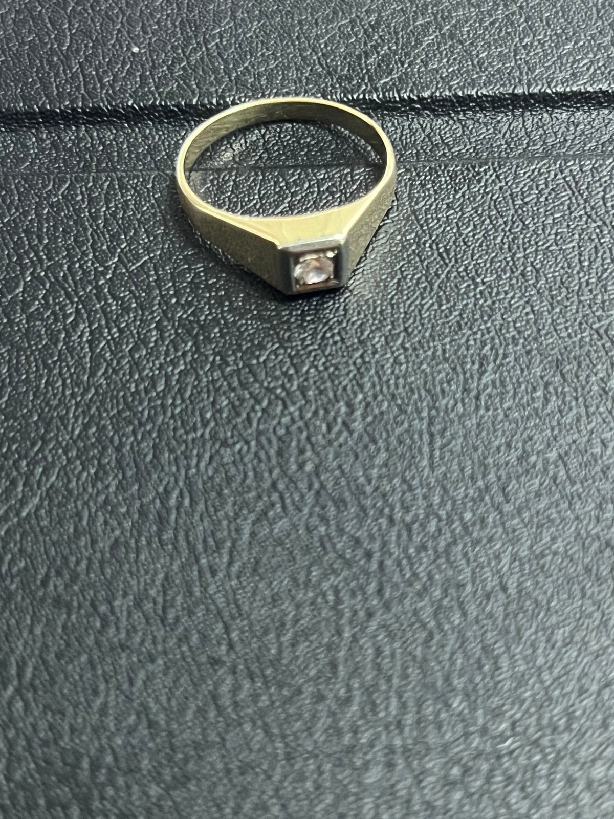 Gouden ring met steentje - 14 karaat, Ophalen of Verzenden, Dame, Goud, Kleiner dan 17
