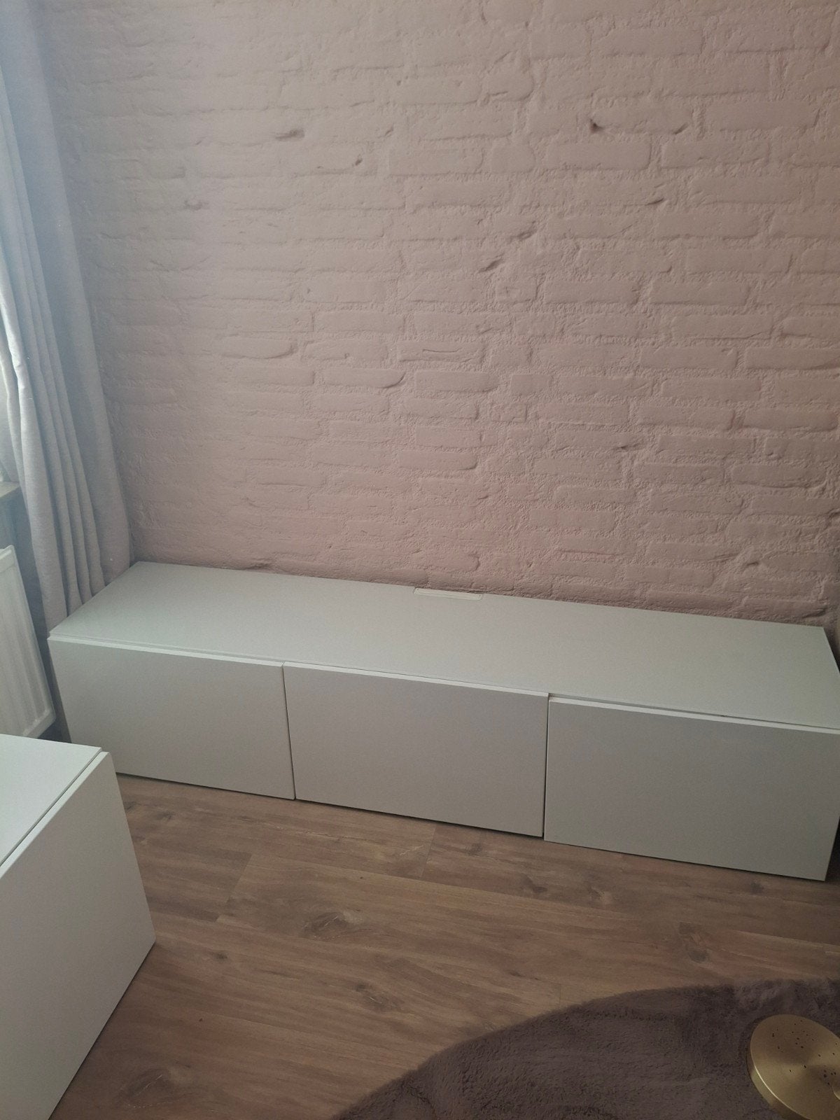 Ikea Besta wit TV-meubel met glazen blad en opbergruimte, Ophalen, Gebruikt, 100 tot 150 cm, Overige houtsoorten
