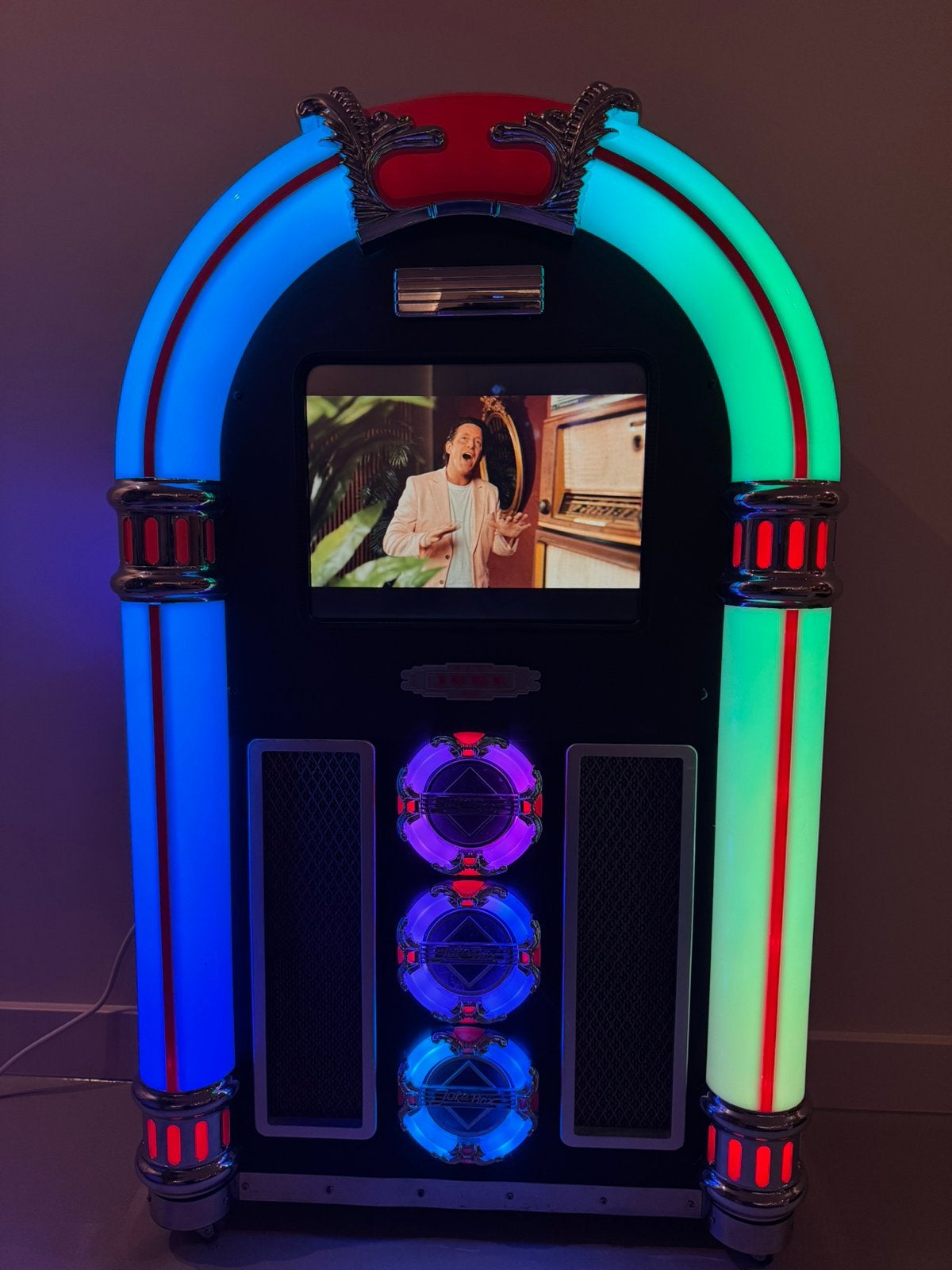 Retro Jukebox – 15 inch Touchscreen 100.000 nummers Spotify, Verzamelen, Ophalen, 1970 tot heden, Overige merken