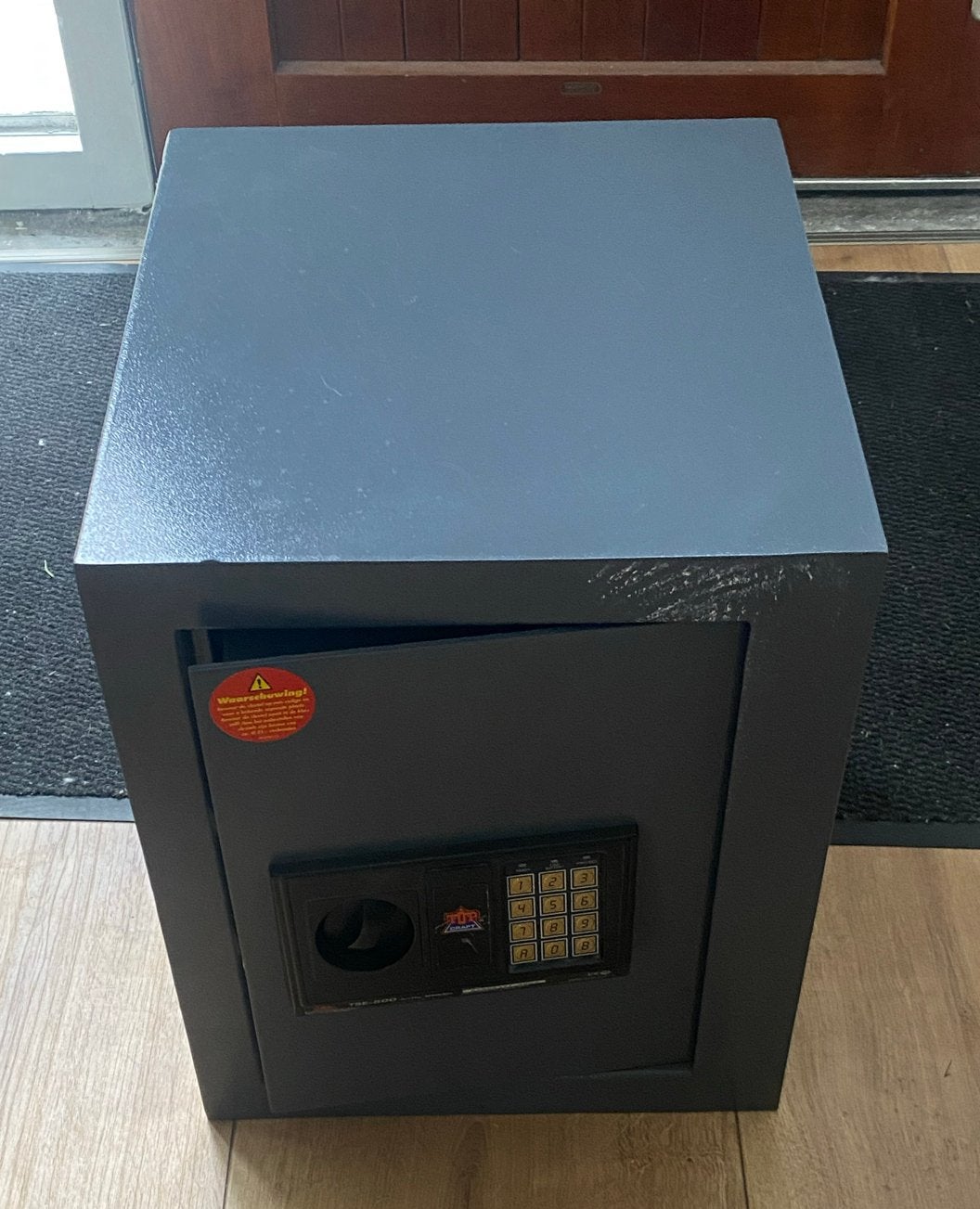 Kluis / Brandkast met elektronisch slot, Ophalen, Gebruikt, Brandkast