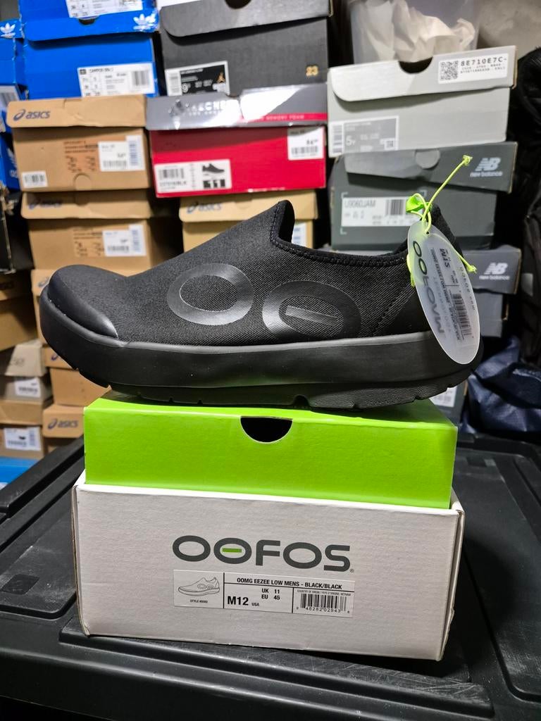 Oofos Oomg Eezee Low - Zwart - Maat 46, Oofos, Zwart, Nieuw, Ophalen of Verzenden