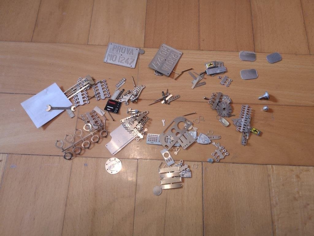 Reserveonderdelen metalen onderdelen voor Ferrari Testarossa, Hobby en Vrije tijd, Modelauto's | 1:5 tot 1:12, Ophalen of Verzenden