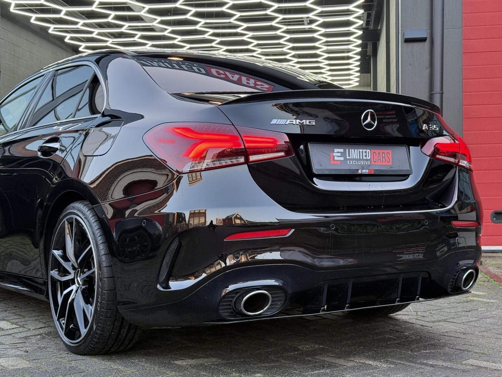 Mercedes AMG 35 4MATIC | BURMESTER | 360 CAMERA, Auto's, Automaat, 1490 kg, Gebruikt, Zwart