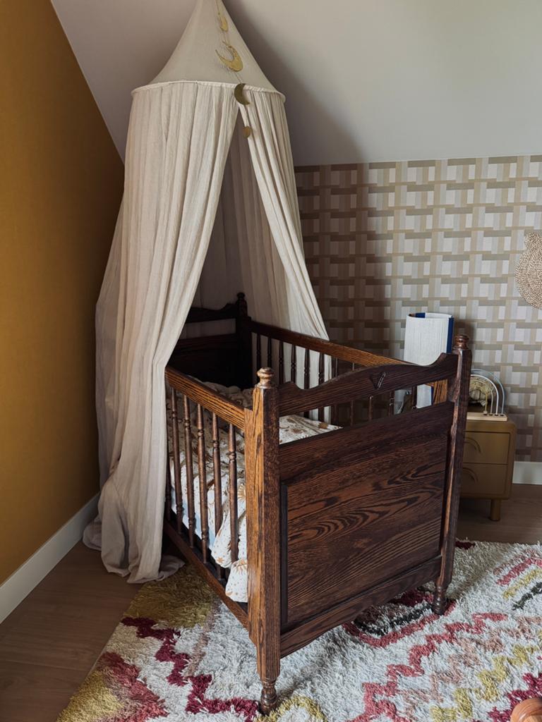Houten vintage ledikant Frans antiek, Kinderen en Baby's, Kinderkamer | Complete kinderkamers, Ophalen, Zo goed als nieuw, Jongetje of Meisje