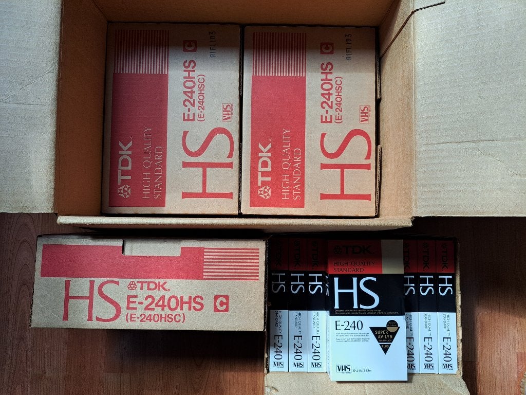 Partij gesealde TDK HS 240 min videobanden te koop!, Alle leeftijden, Ophalen of Verzenden, Nieuw in verpakking, Overige genres