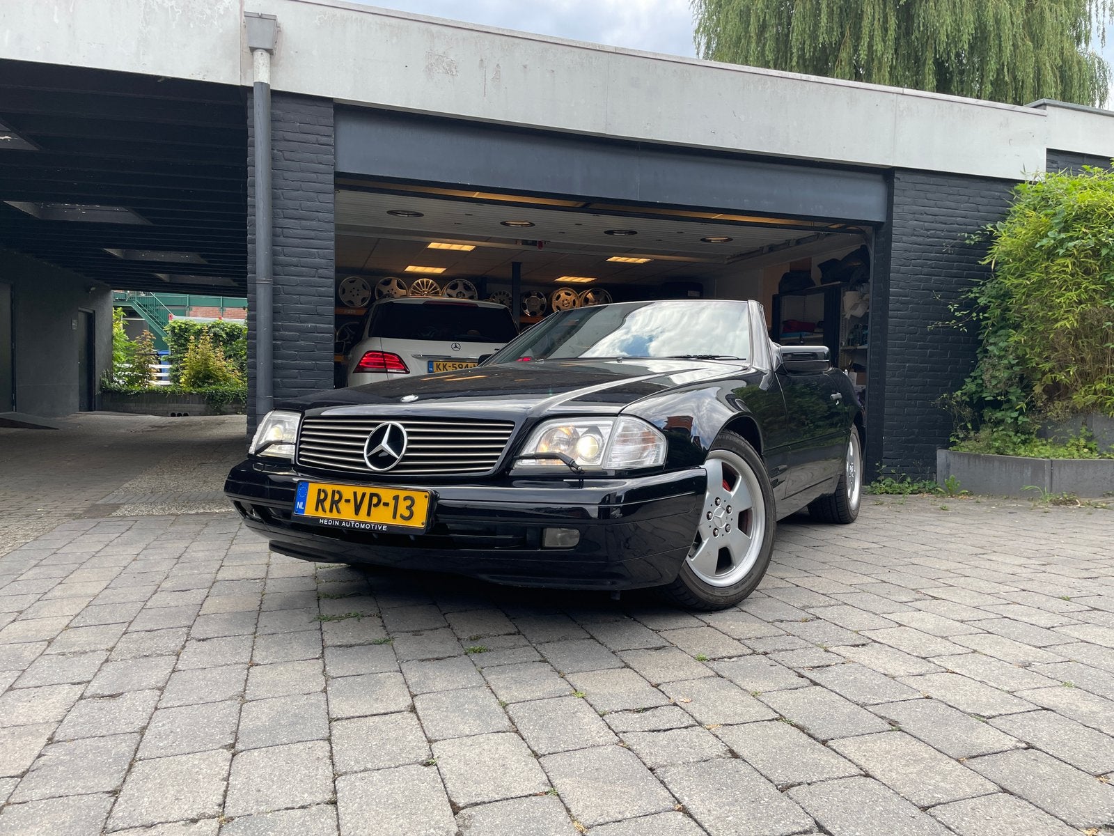 Mercedes SL320 Facelift ORIGINEEL NL NAP 1997 Zwart R129 SL, Auto's, Automaat, Achterwielaandrijving, Cabriolet, Stoelverwarming