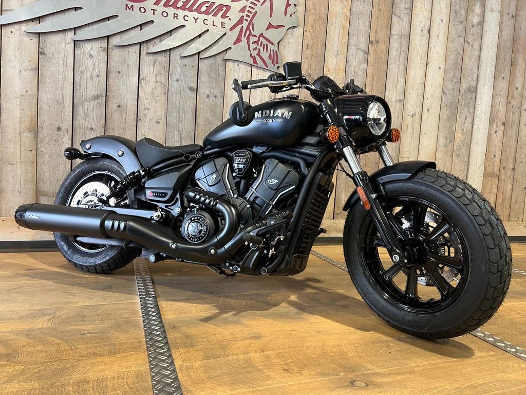 Indian Chopper 76 Scout Bobber Limited +Tech 1250, Motoren, Traction Control, Curieweg 6a
2408 BZ  Alphen aan den Rijn, NL, Chopper