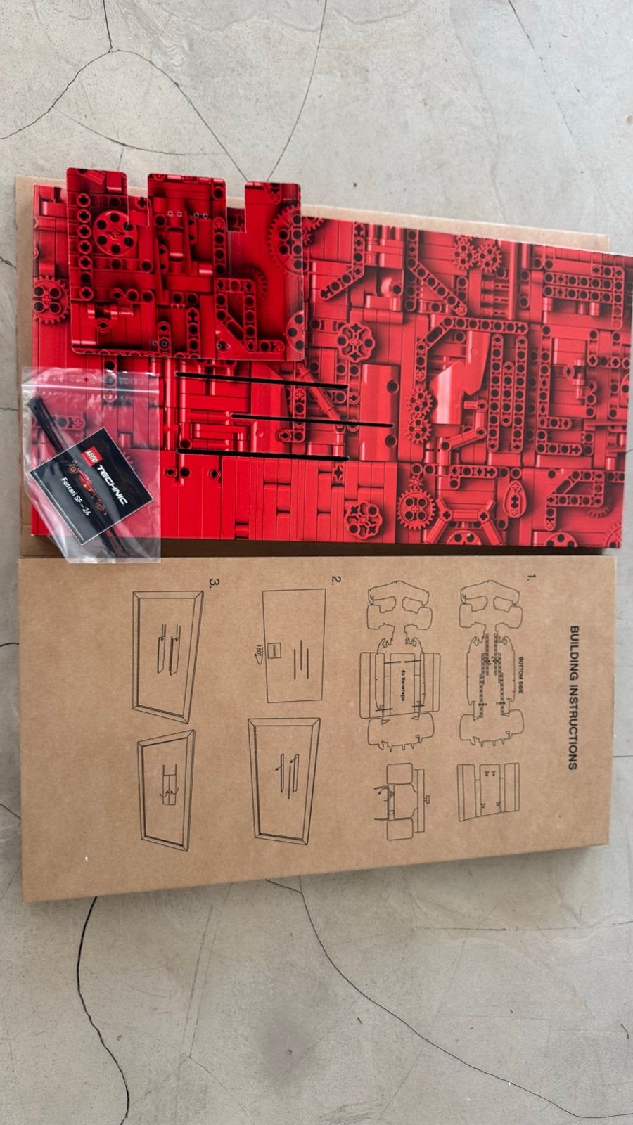 LEGO Technic Ferrari SF-24 F1 Car Wall Display Nieuw, Ophalen of Verzenden, Nieuw, Overige merken