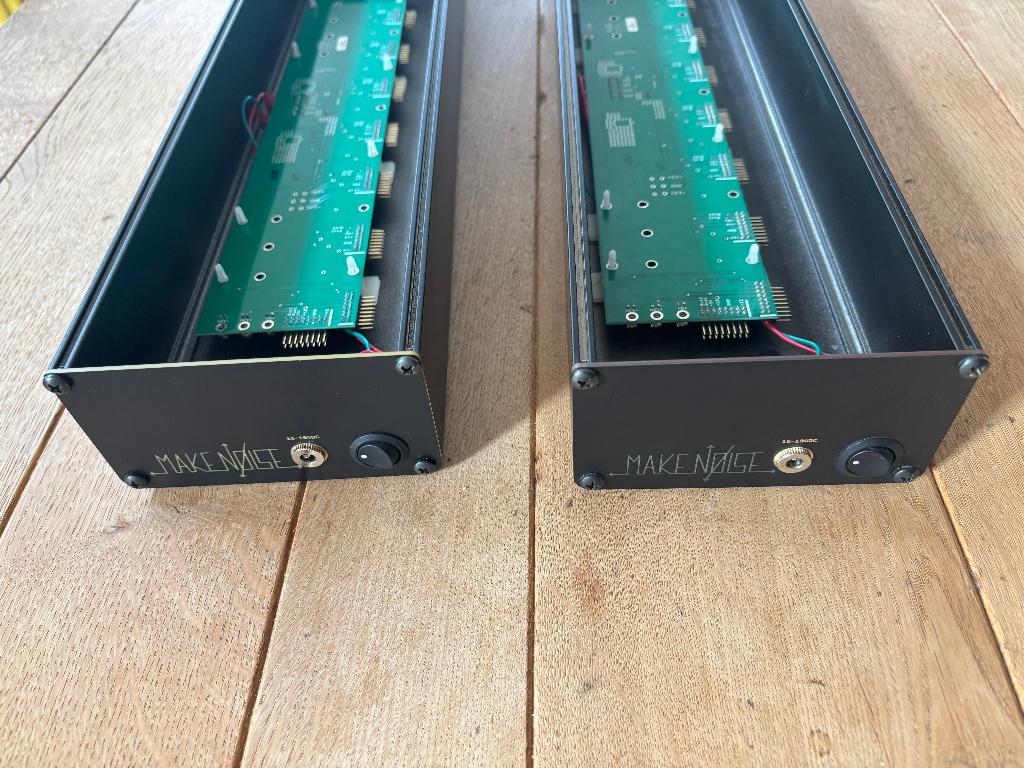 Make Noise Skiff modular case 104 HP (2x), Muziek en Instrumenten, Synthesizers, Ophalen of Verzenden, Zo goed als nieuw, Overige aantallen