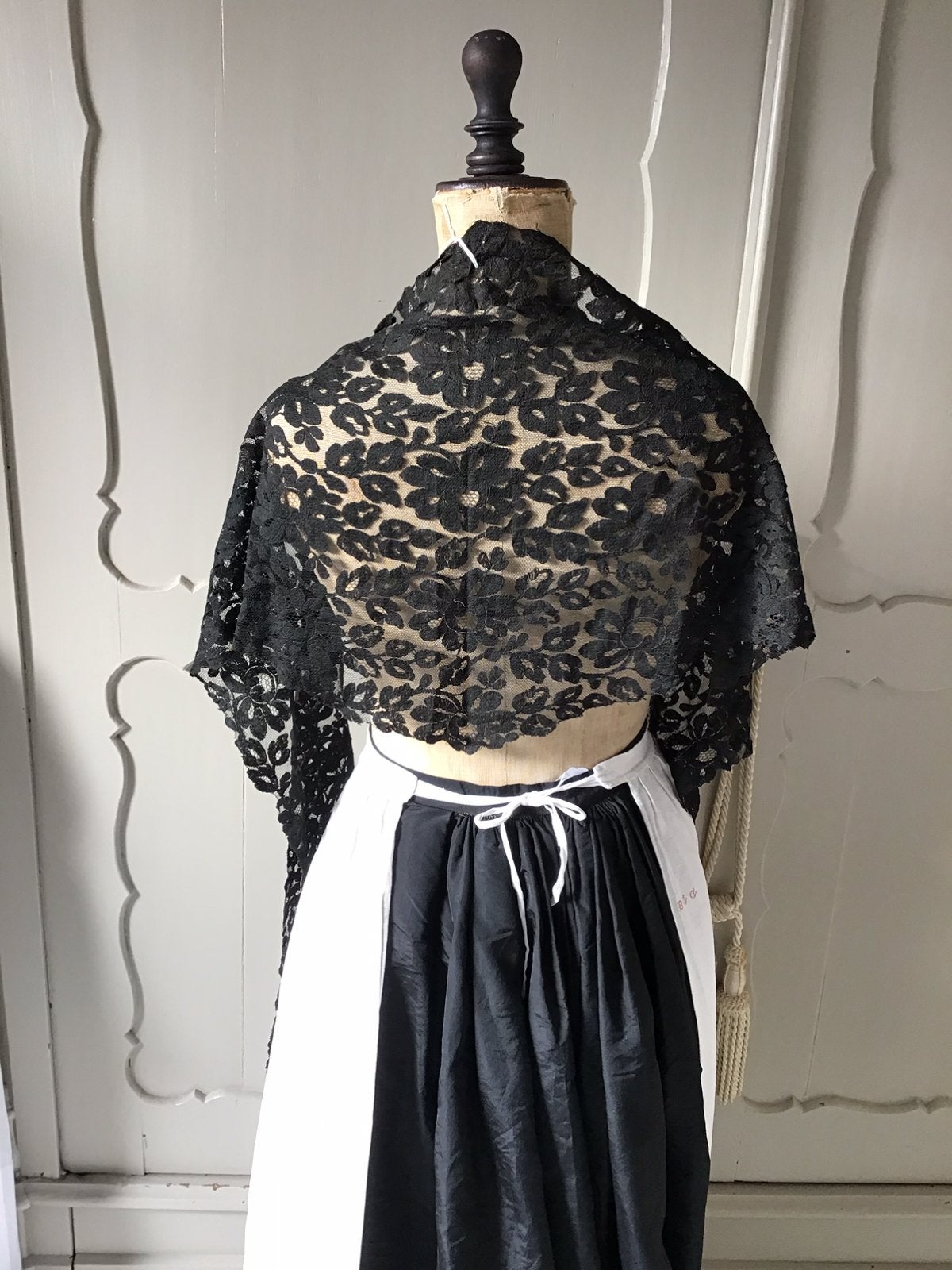 Antieke omslagdoek/stola/kant/kanten omslagdoek, Ophalen of Verzenden, Dames