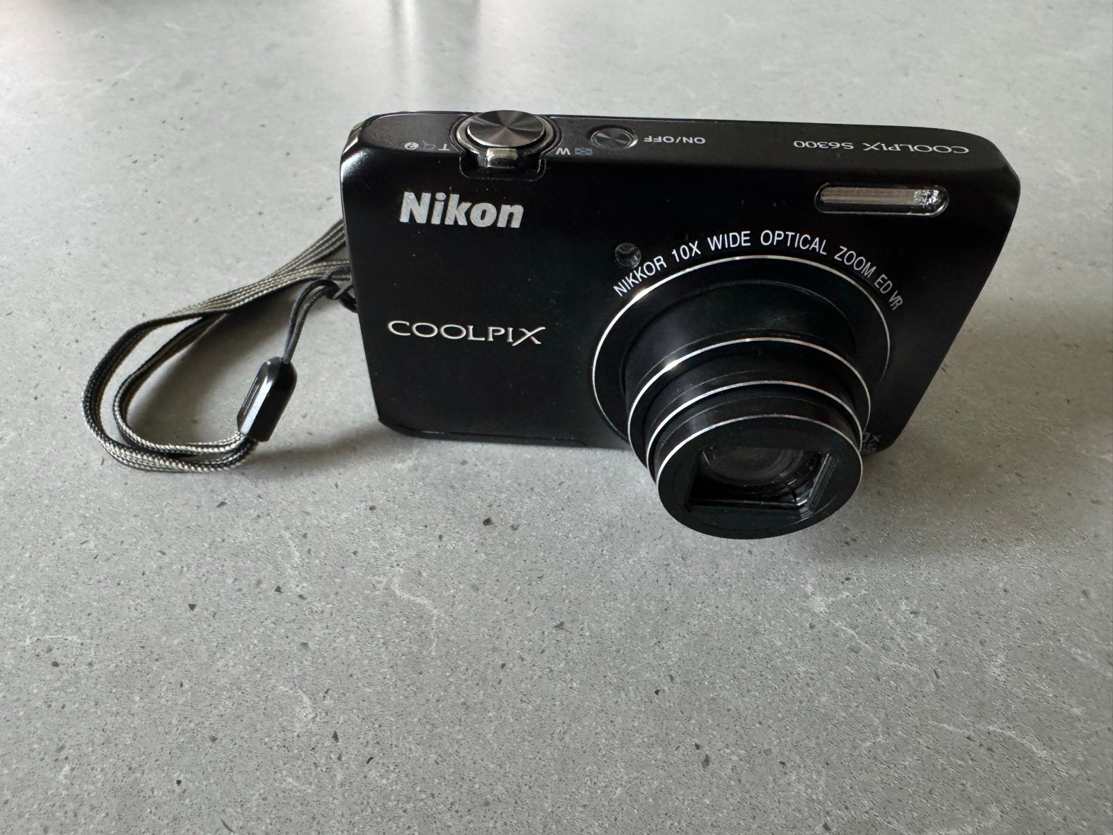 Nikon Coolpix S6300 Digitale Camera – doos en accessoires, Gebruikt, Beeldstabilisatie, 16 megapixels, Ophalen of Verzenden