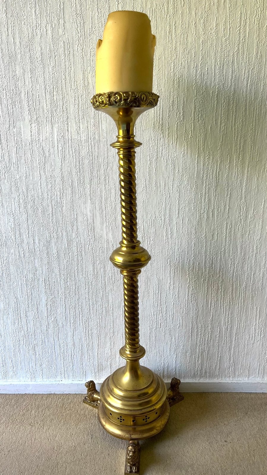 Antieke koperen kandelaar met gedraaide zuil, Ophalen of Verzenden, Koper of Brons