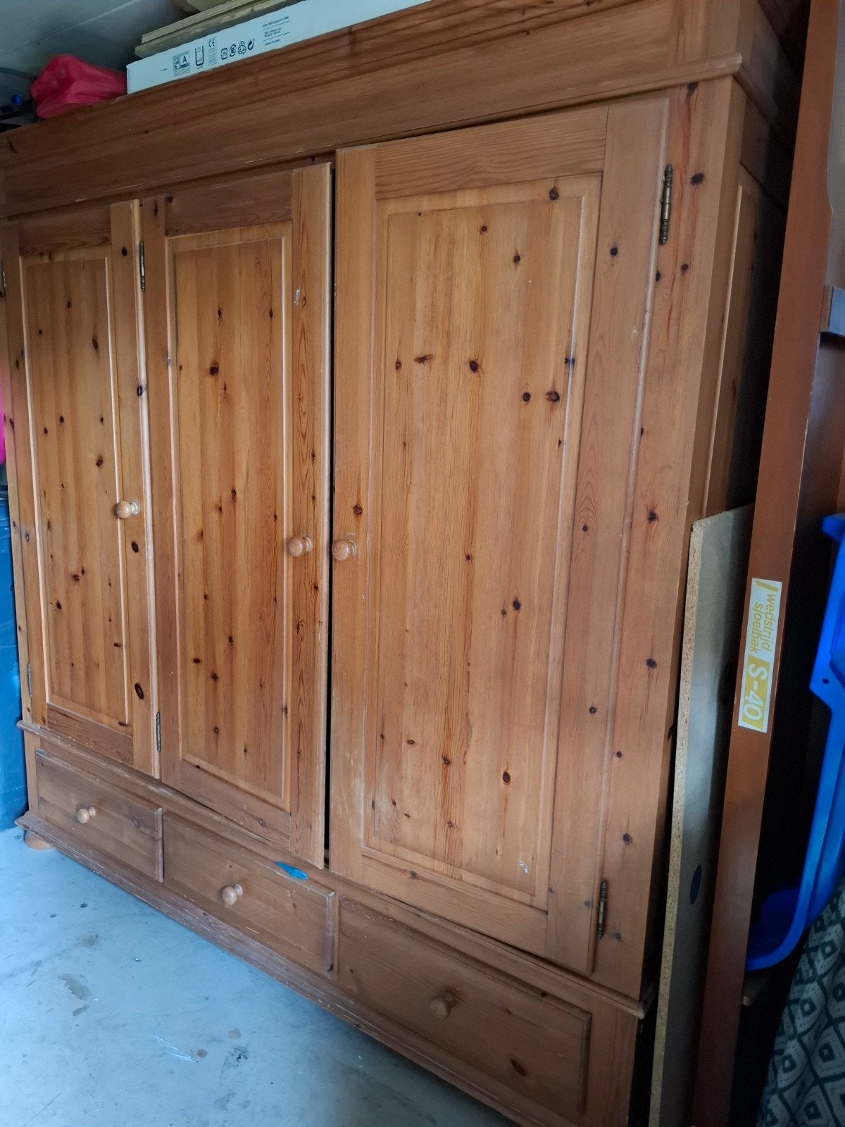 Grenen kast., Ophalen