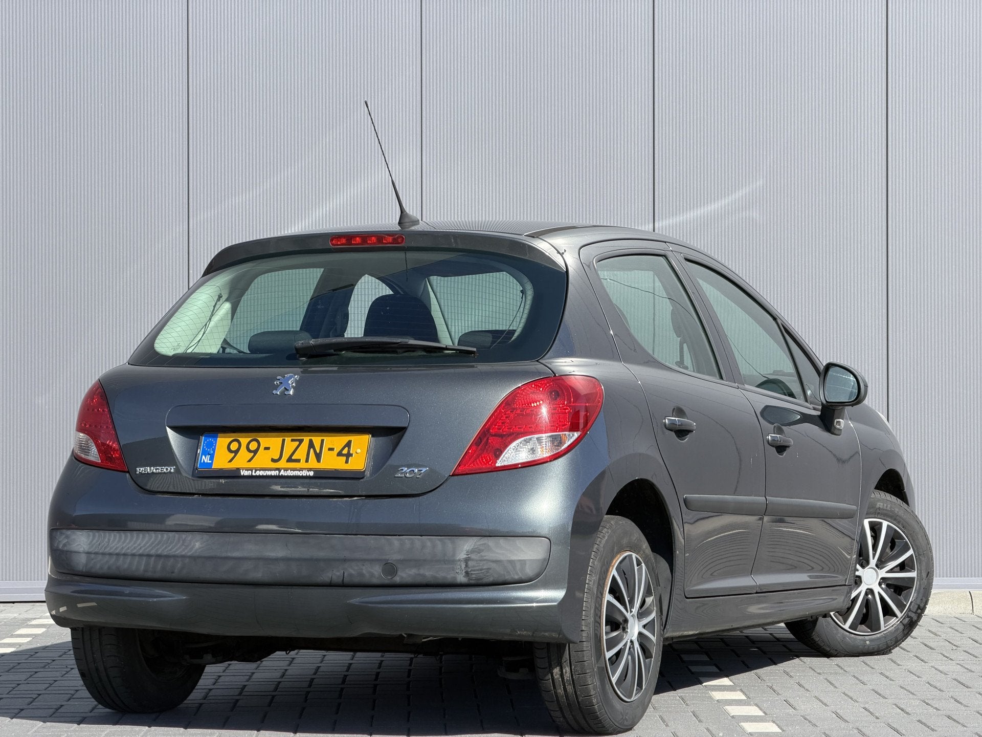 Peugeot 207 1.4 VTi X-line | RIJKLAAR | Airco | Cruise, Voorwielaandrijving, Stof, Zwart, 4 cilinders