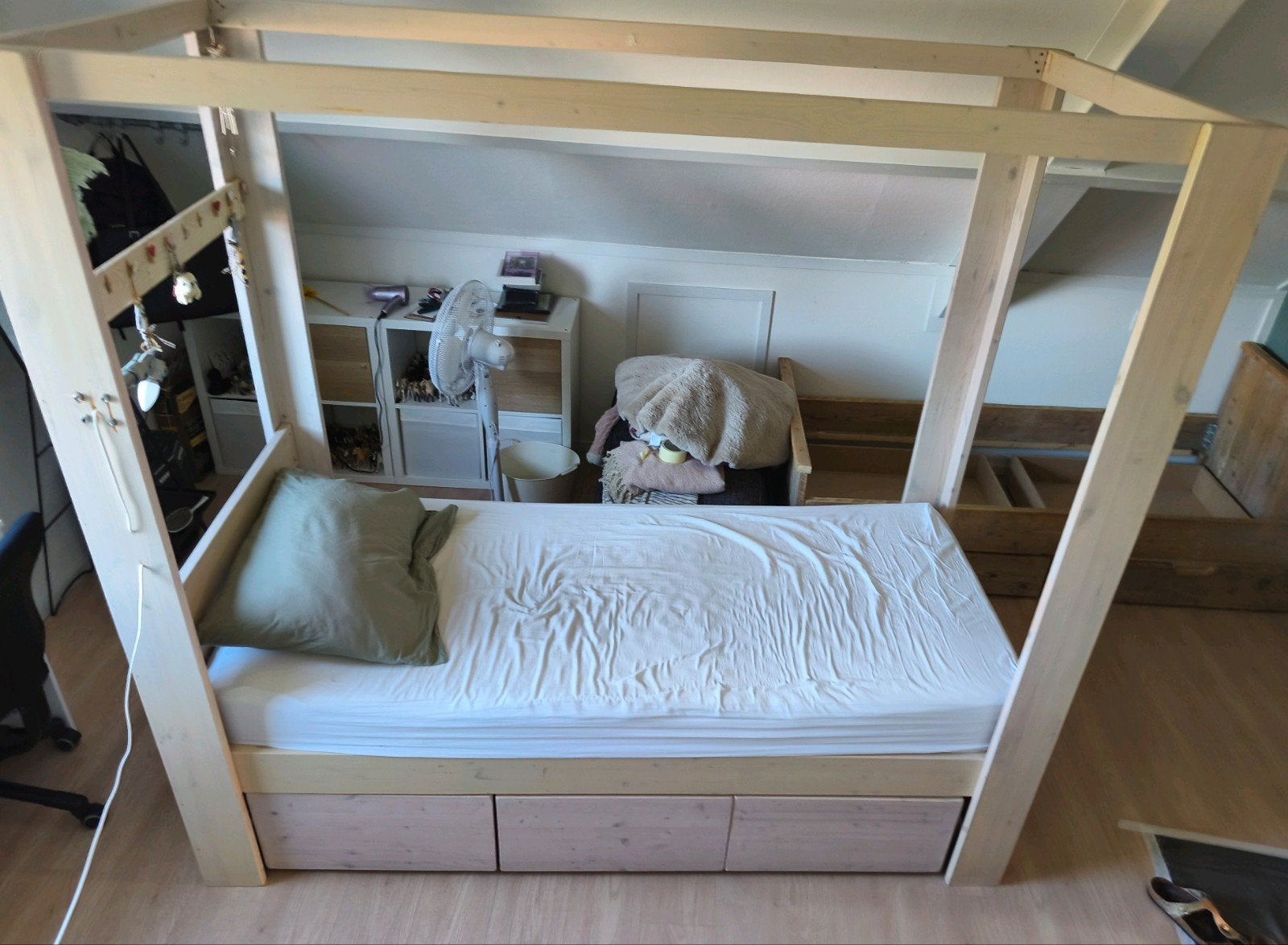 Eenpersoons hemelbed 90x200 met lattenbodem en 3 lades, Ophalen, Gebruikt, 90 cm, Eenpersoons