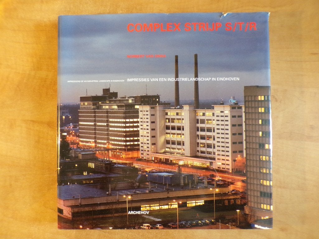fotoboek Complex Strijp S/T/R Eindhoven Philips architectuur, Ophalen of Verzenden, Gelezen, Overige onderwerpen