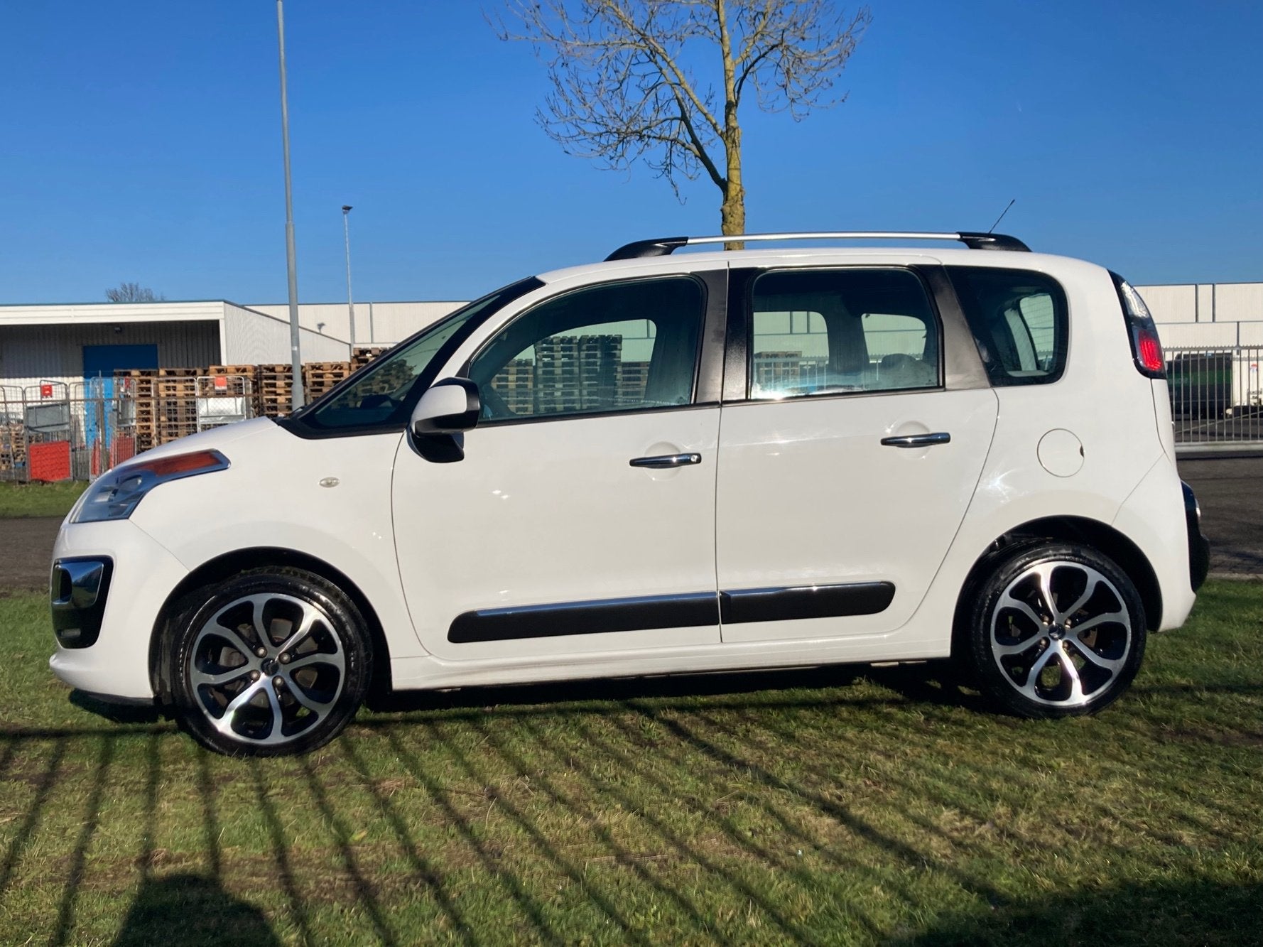 Citroen C3 Picasso 1.2 PureTech Tendance | HANDEL|EXPORT, Auto's, Dealer onderhouden, Gebruikt, 1199 cc, Wit