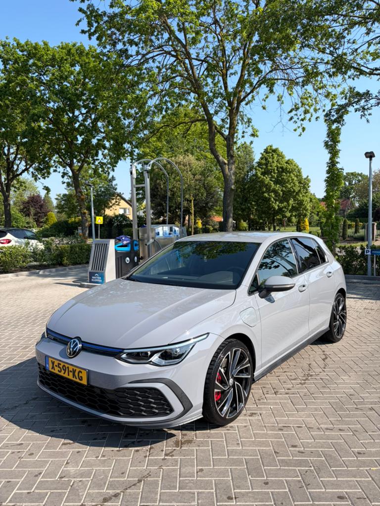 Volkswagen Golf 1.4 GTE DSG 2021 Nardo Grijs, Plug-in hybride, 1395 cc, 1524 kg, 149 pk