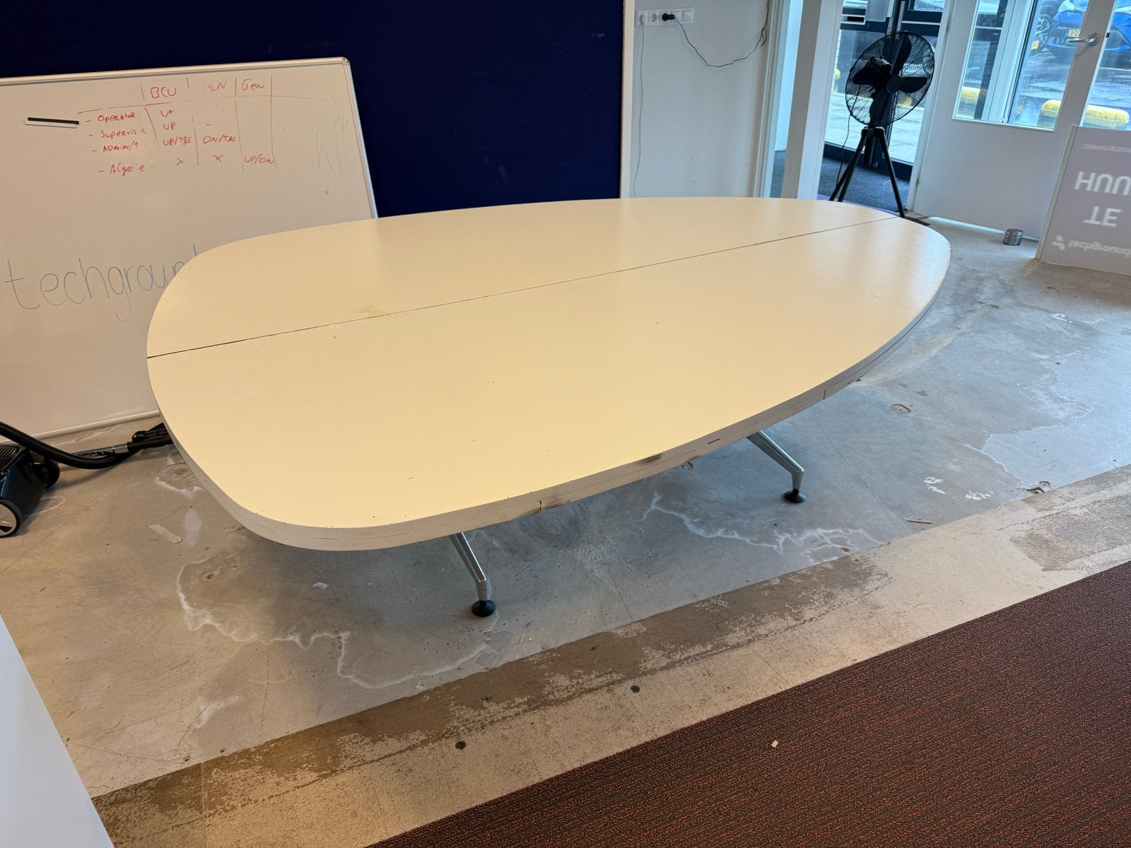 Graris af te halen!! Ovale tafel met onderstel, Ophalen, Gebruikt, 100 tot 150 cm, 200 cm of meer