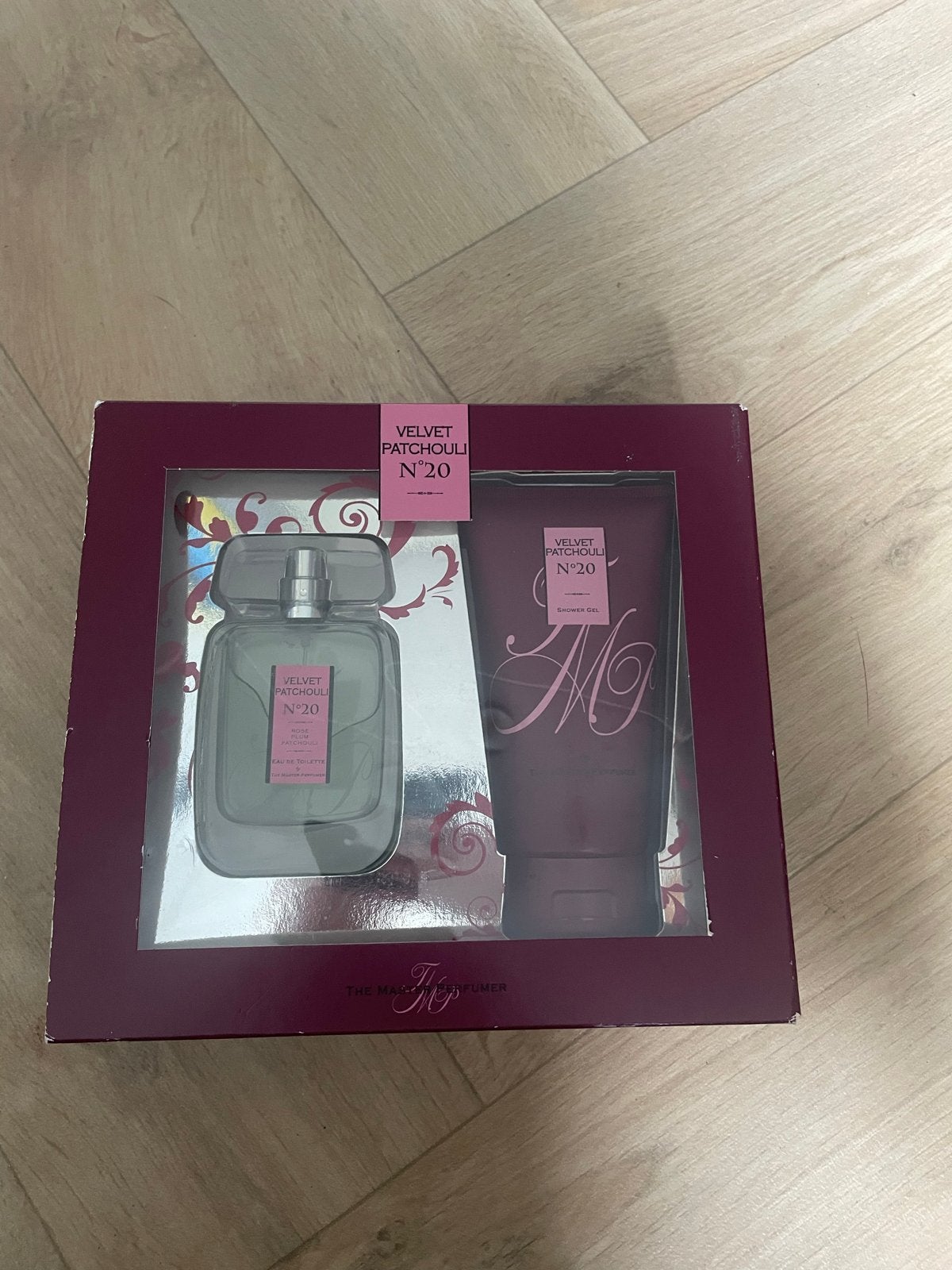 Cadeauset Velvet Patchouli N20: Douchegel & Parfum, Ophalen of Verzenden, Nieuw