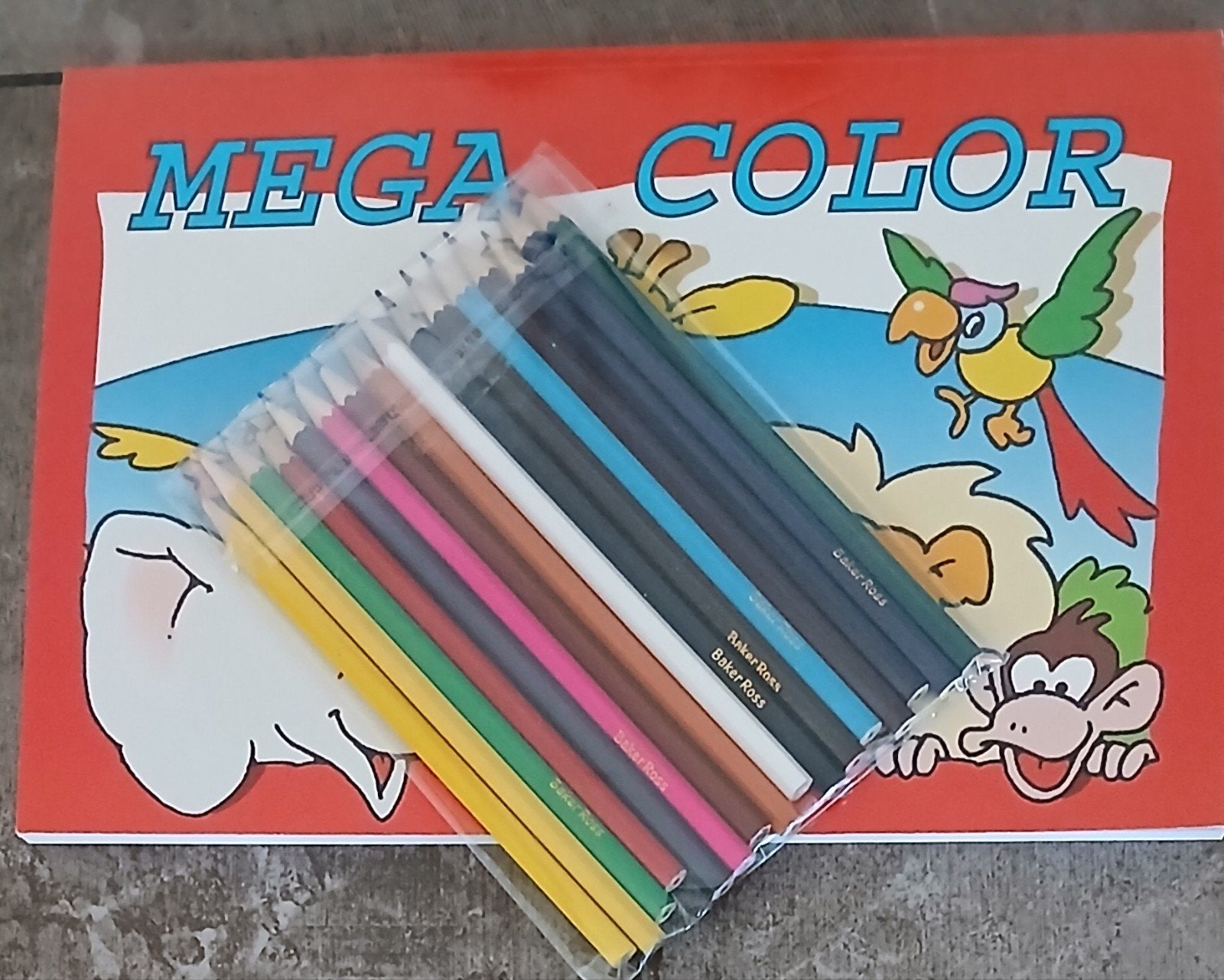 Mega Color Kleurboek met Potloden, Ophalen of Verzenden, Zo goed als nieuw, Potlood of Stift