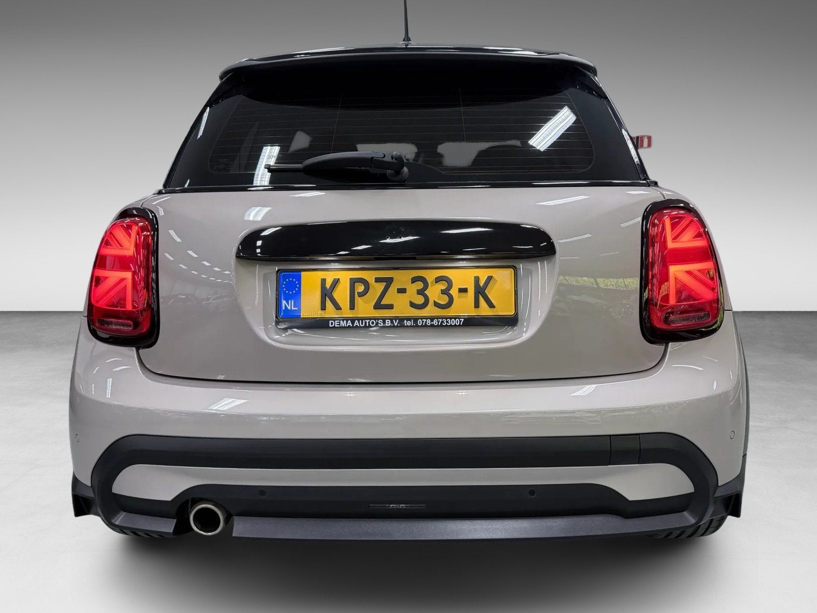 Mini 3-Deurs 1.5 Cooper BLACK-EDITION 136PK 17''DAB/ NAVI/CR, Dealer onderhouden, 136 pk, Gebruikt, Euro 6