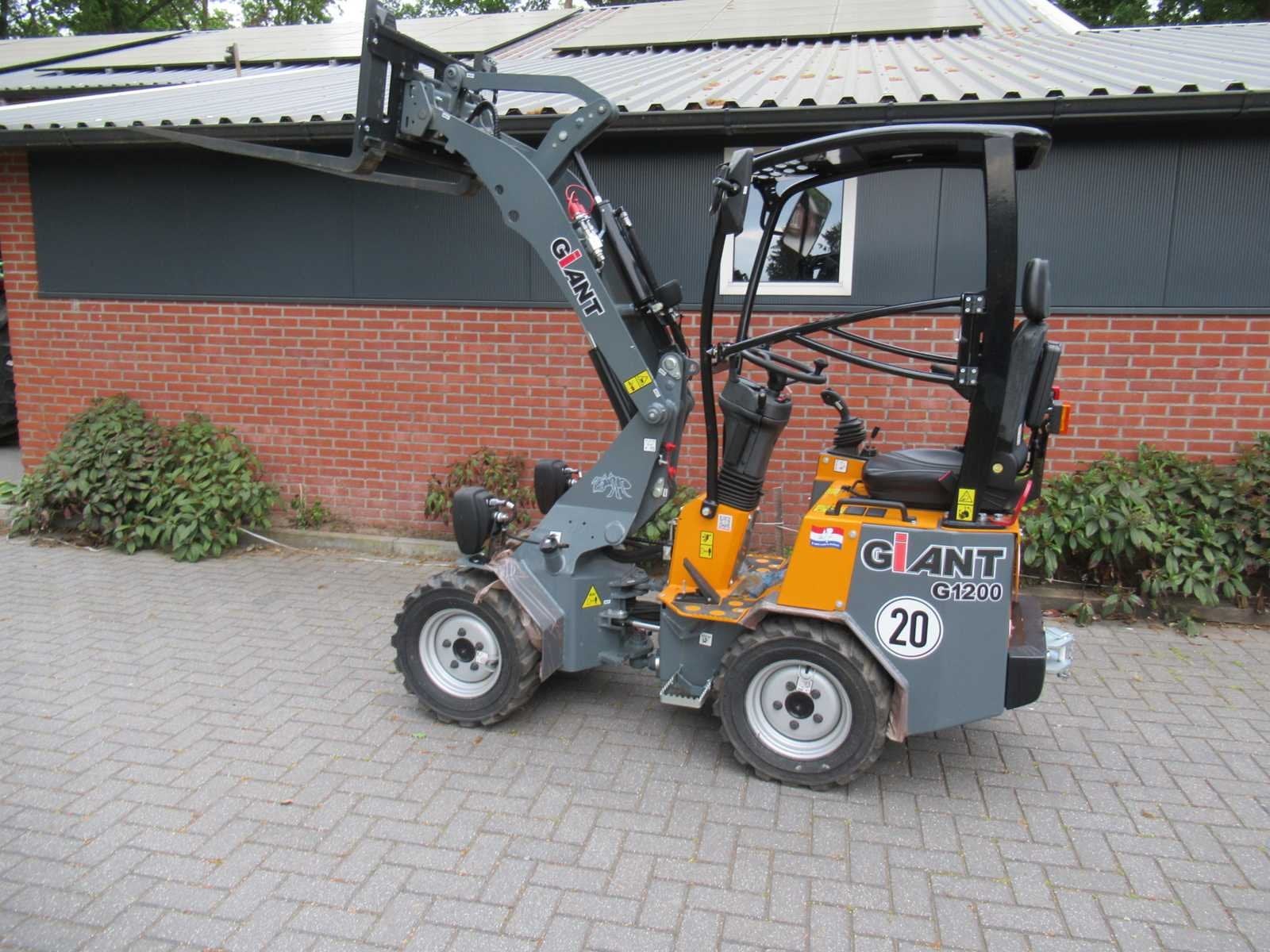 2023 Giant G-1200 mini Shovel “demo model”, Wiellader of Shovel