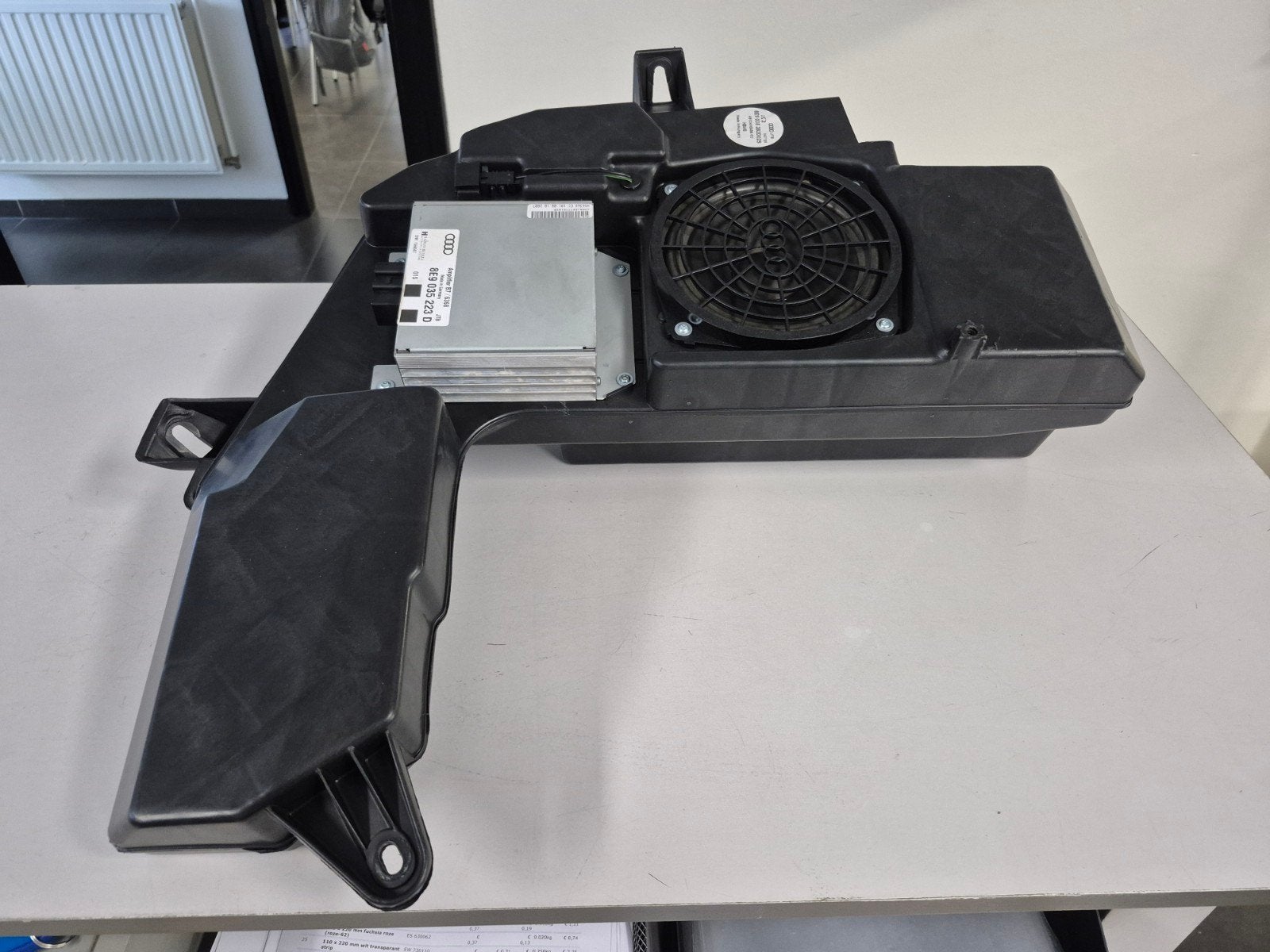 Audi B7/6368 Subwoofer met Versterker 8E9 035 223 D, Ophalen of Verzenden, Nieuw