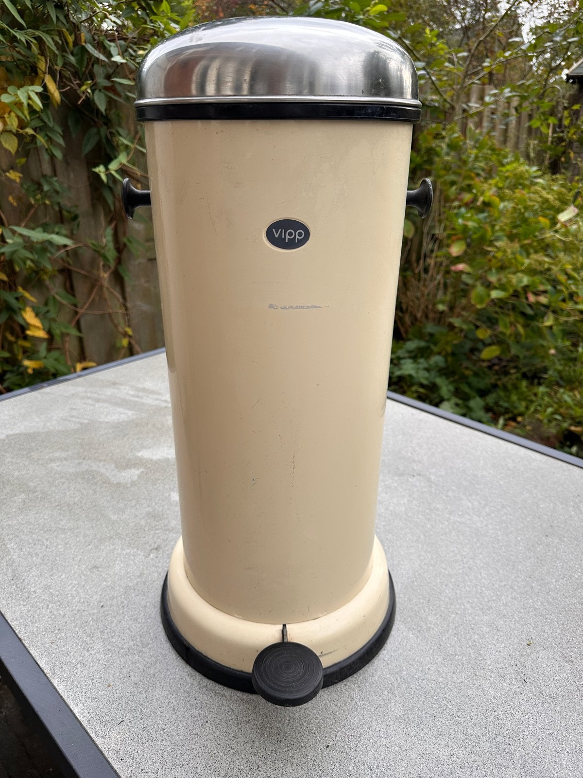 Vipp pedaalemmer 62 cm - met wat beschadigingen, Ophalen, 50 – 75, Gebruikt, Met pedaal