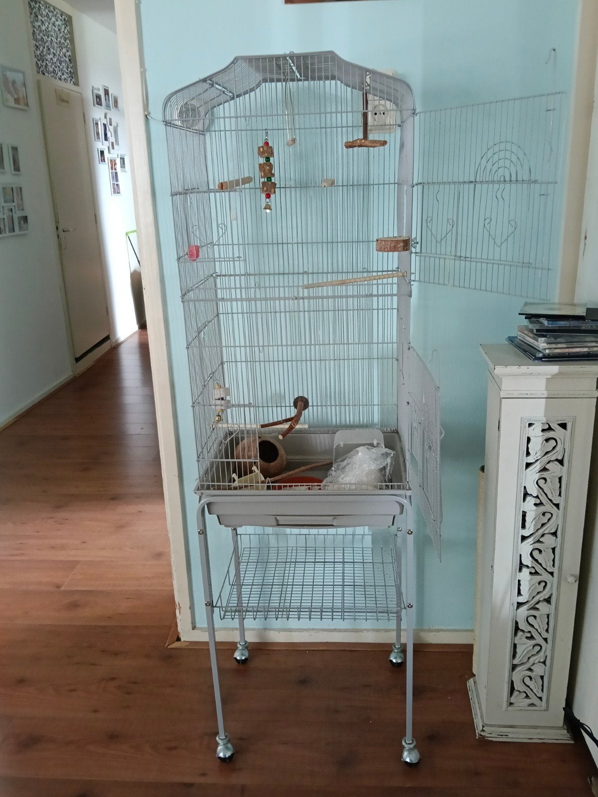 vogelkooi op standaard en wieltjes, Dieren en Toebehoren, Ophalen, Zo goed als nieuw, Metaal, Vogelkooi