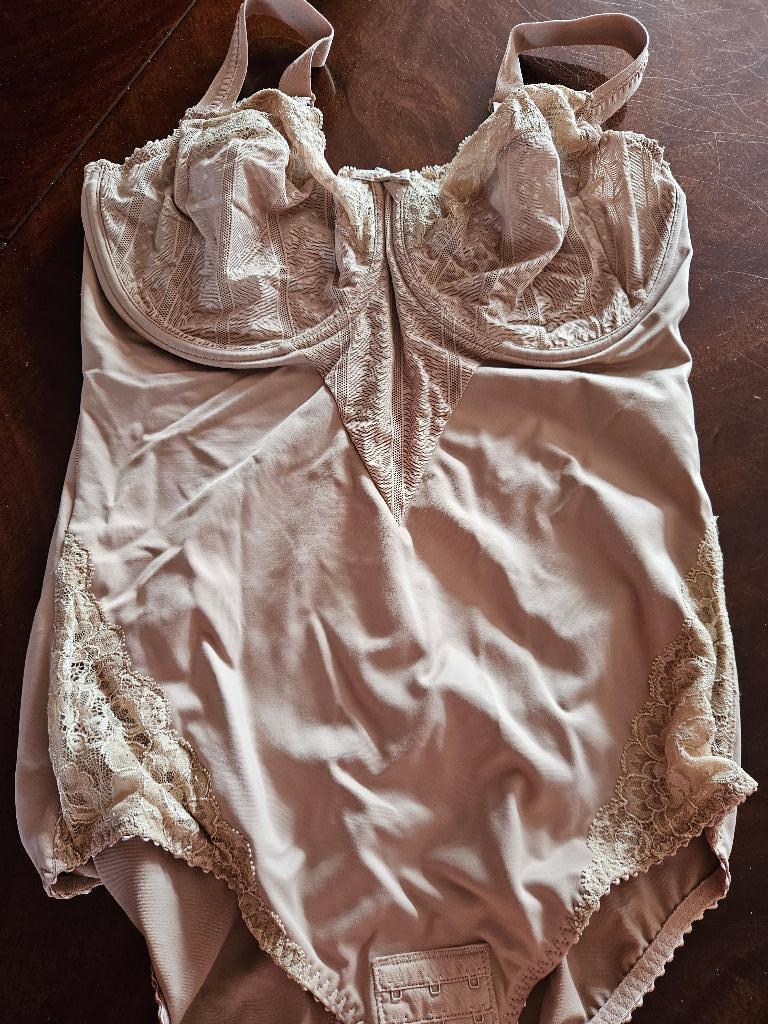 Huidkleurige Prima Donna body 95E, Ophalen of Verzenden, Overige kleuren, Body of Korset