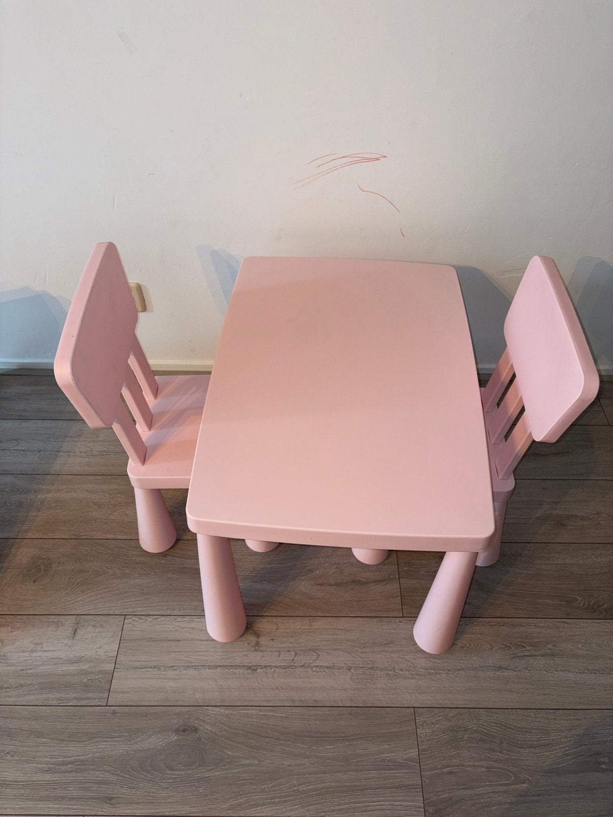 Roze kindertafel met 2 stoeltjes - BPA-vrij, Kinderen en Baby's, Kinderkamer | Tafels en Stoelen, Ophalen of Verzenden, Gebruikt