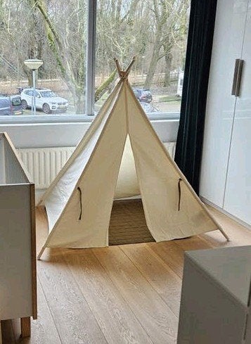 Leuke Tipitent met kleed voor de kinderkamer, Ophalen, Zo goed als nieuw, Jongen of Meisje
