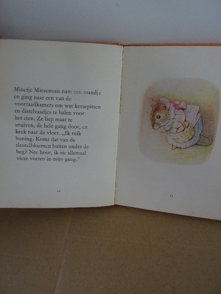 Minetje Miezemuis boekje antiek linnen kaft Beatrix Potter, Boeken, Gelezen, Fictie algemeen, Jongen of Meisje, Ophalen of Verzenden