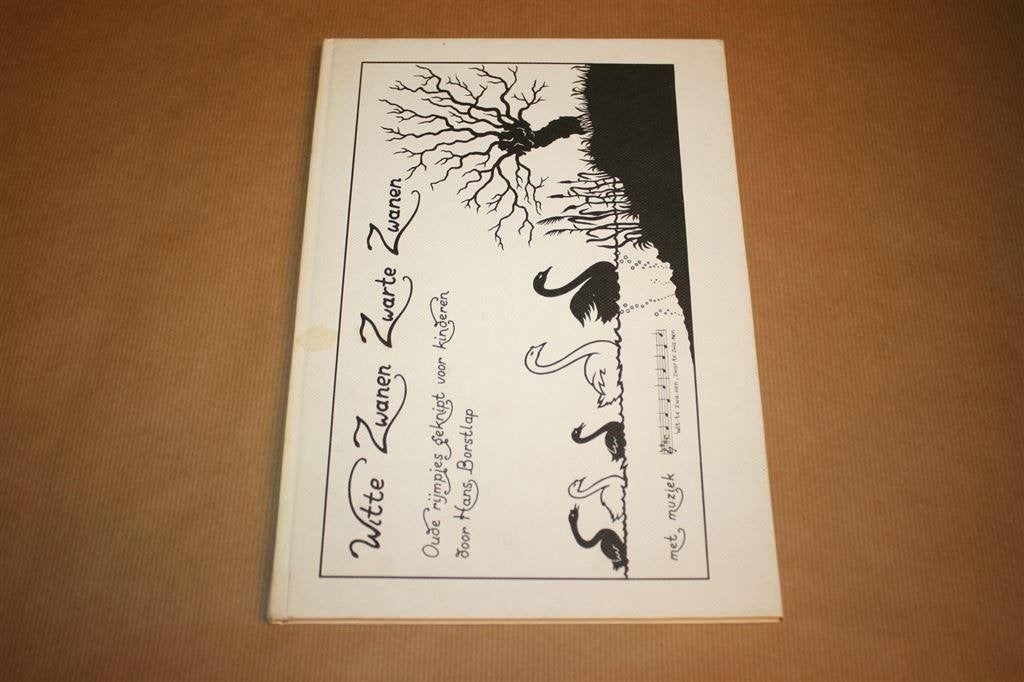 Witte zwanen zwarte zwanen. Oude rijmpjes voor kinderen, Boeken, Ophalen of Verzenden, Gelezen, Fictie algemeen