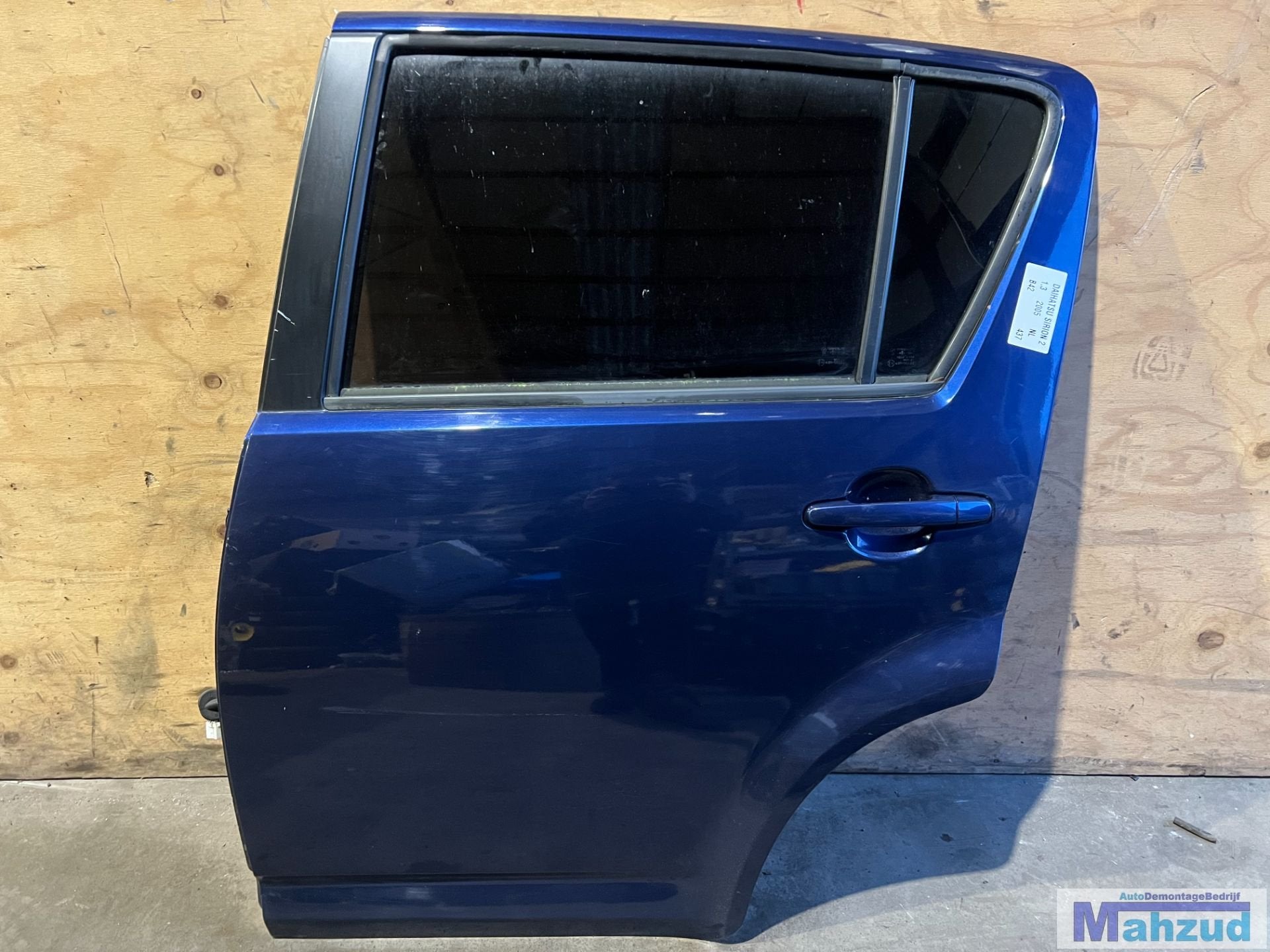 DAIHATSU SIRION 2 Blauw B42 Links achter deur 2005-2012, Auto-onderdelen, Ikeda-shi 1-1
563-8651  Osaka, Gebruikt, Daihatsu, Deur