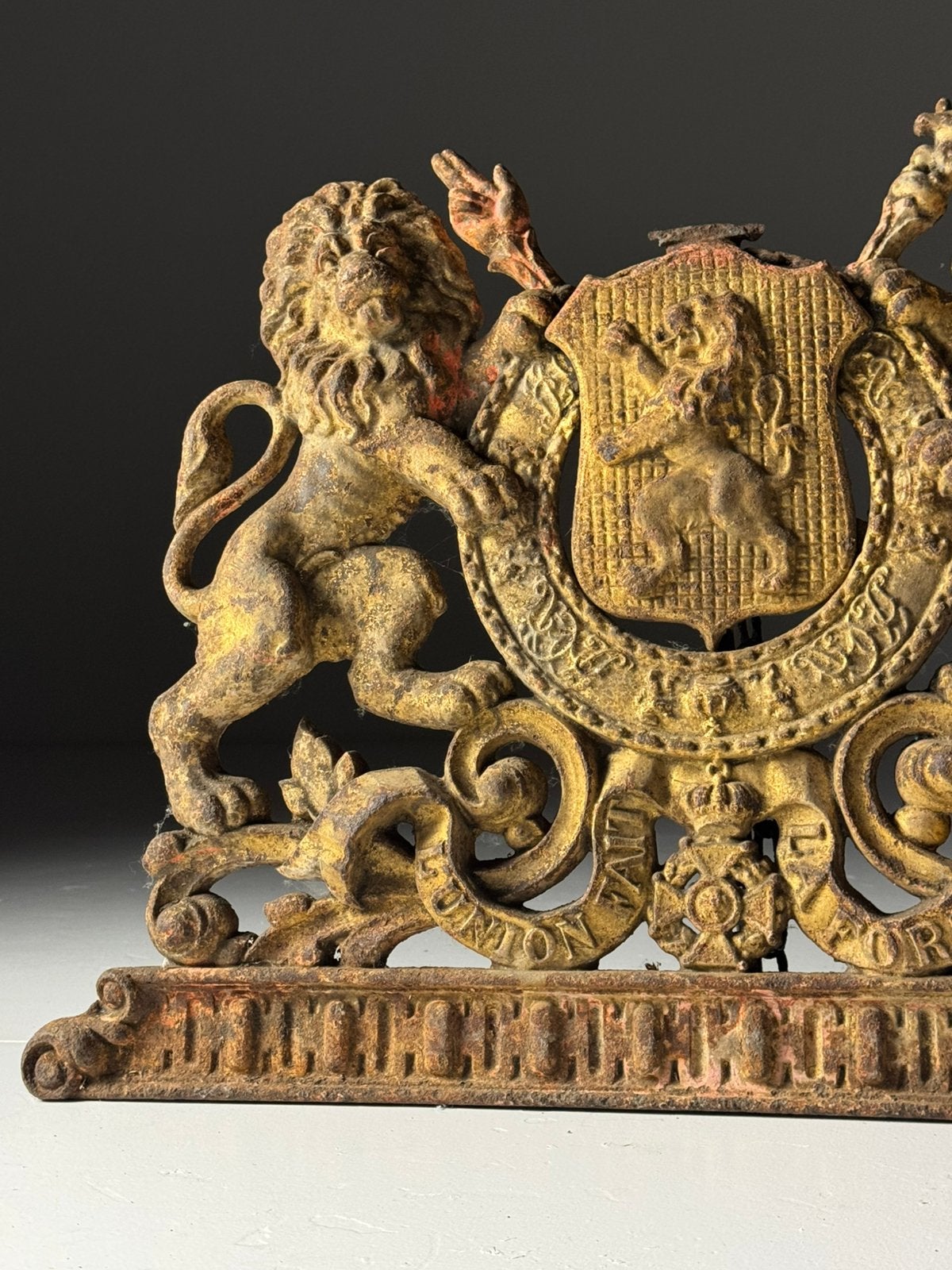 Gietijzeren wapenschild 19e eeuw, Ophalen